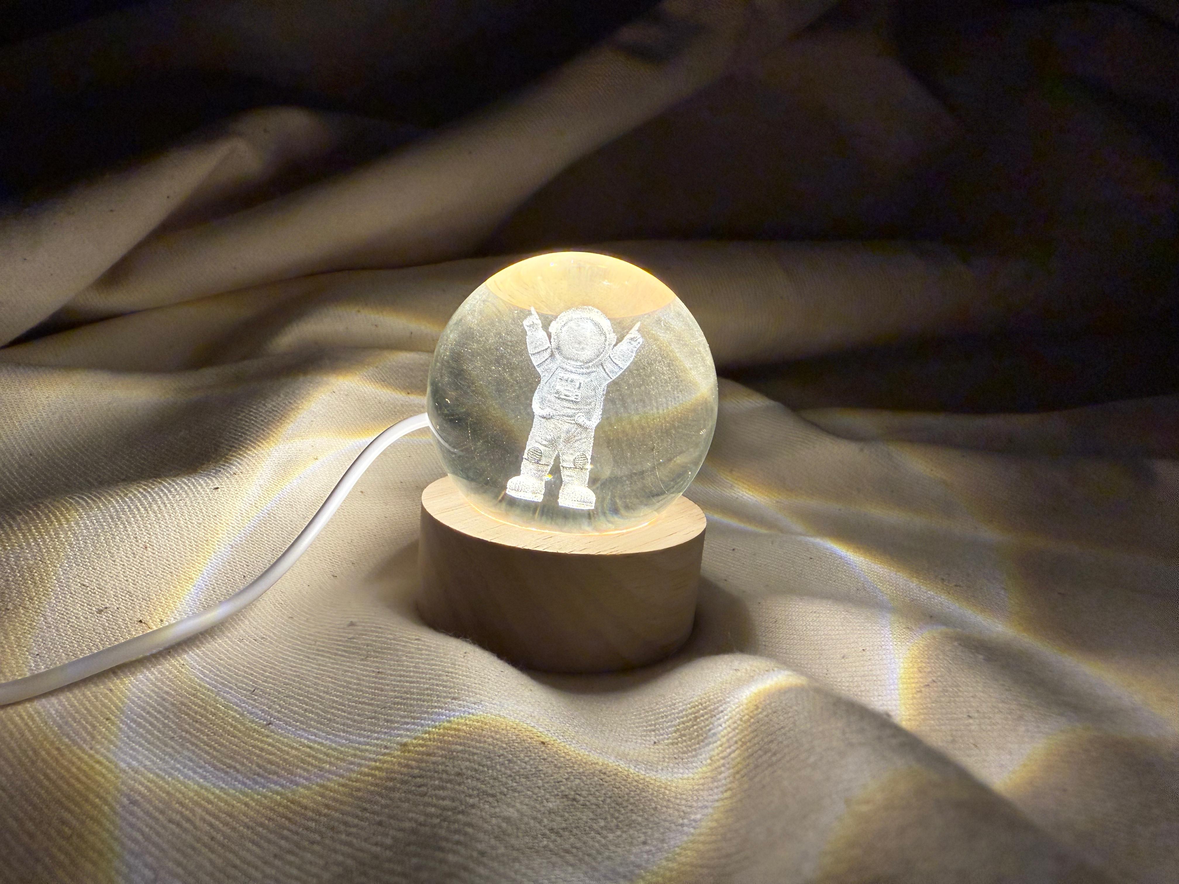 Astronaut Crystal Ball Night Lamp